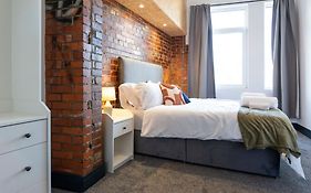 The Kingsway- 2 Bedroom Central Swansea Apartments By Stayright