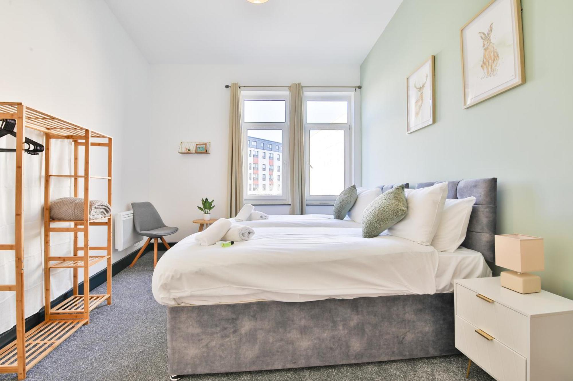 The Kingsway- 2 Bedroom Central Swansea Apartments By Stayright Esterno foto