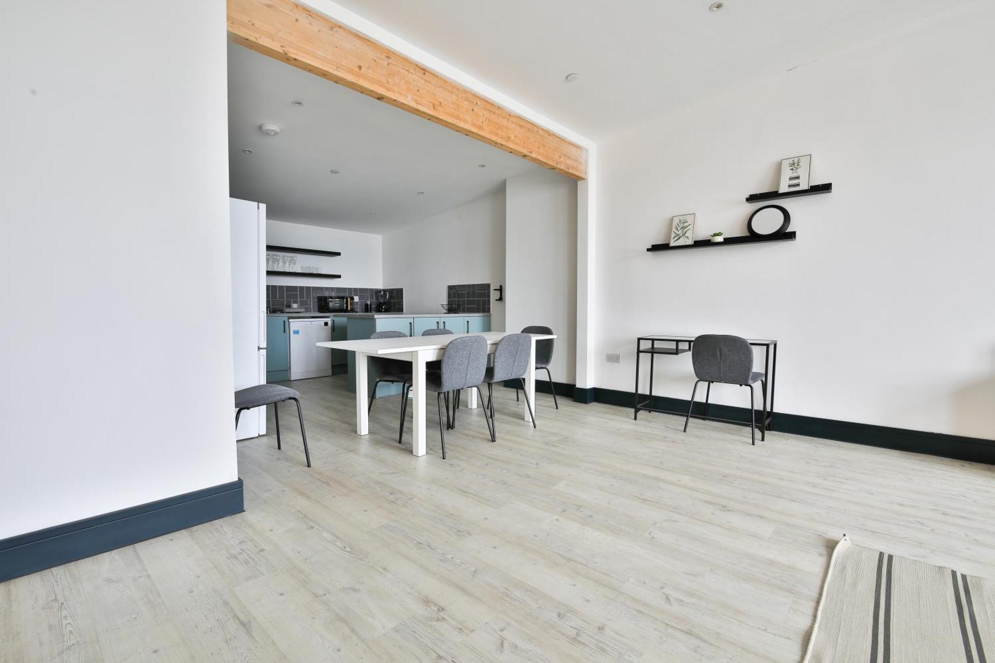 The Kingsway- 2 Bedroom Central Swansea Apartments By Stayright Esterno foto