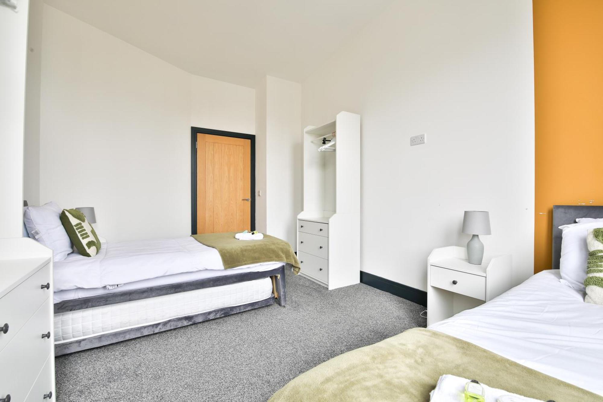 The Kingsway- 2 Bedroom Central Swansea Apartments By Stayright Esterno foto