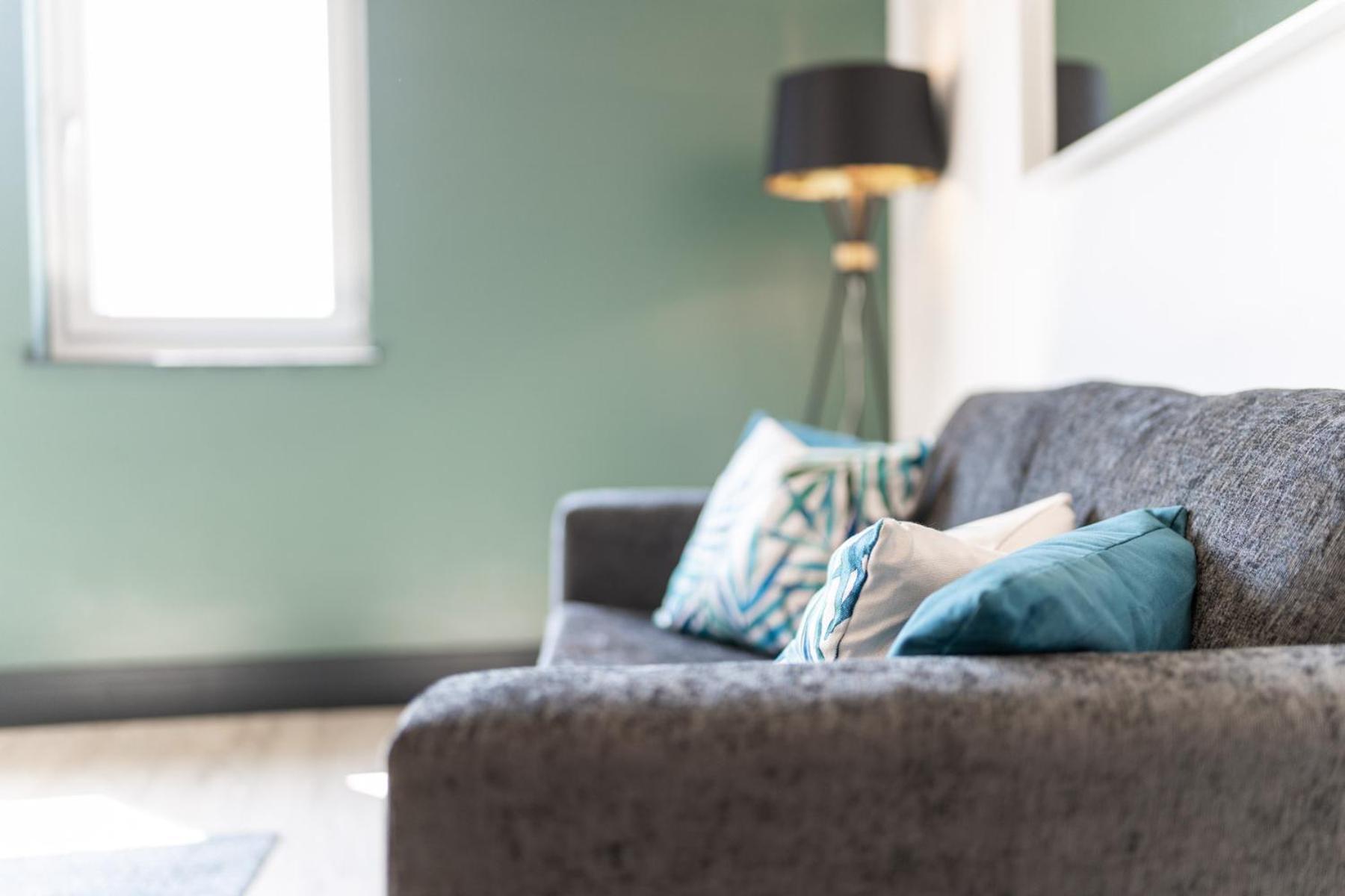 The Kingsway- 2 Bedroom Central Swansea Apartments By Stayright Esterno foto