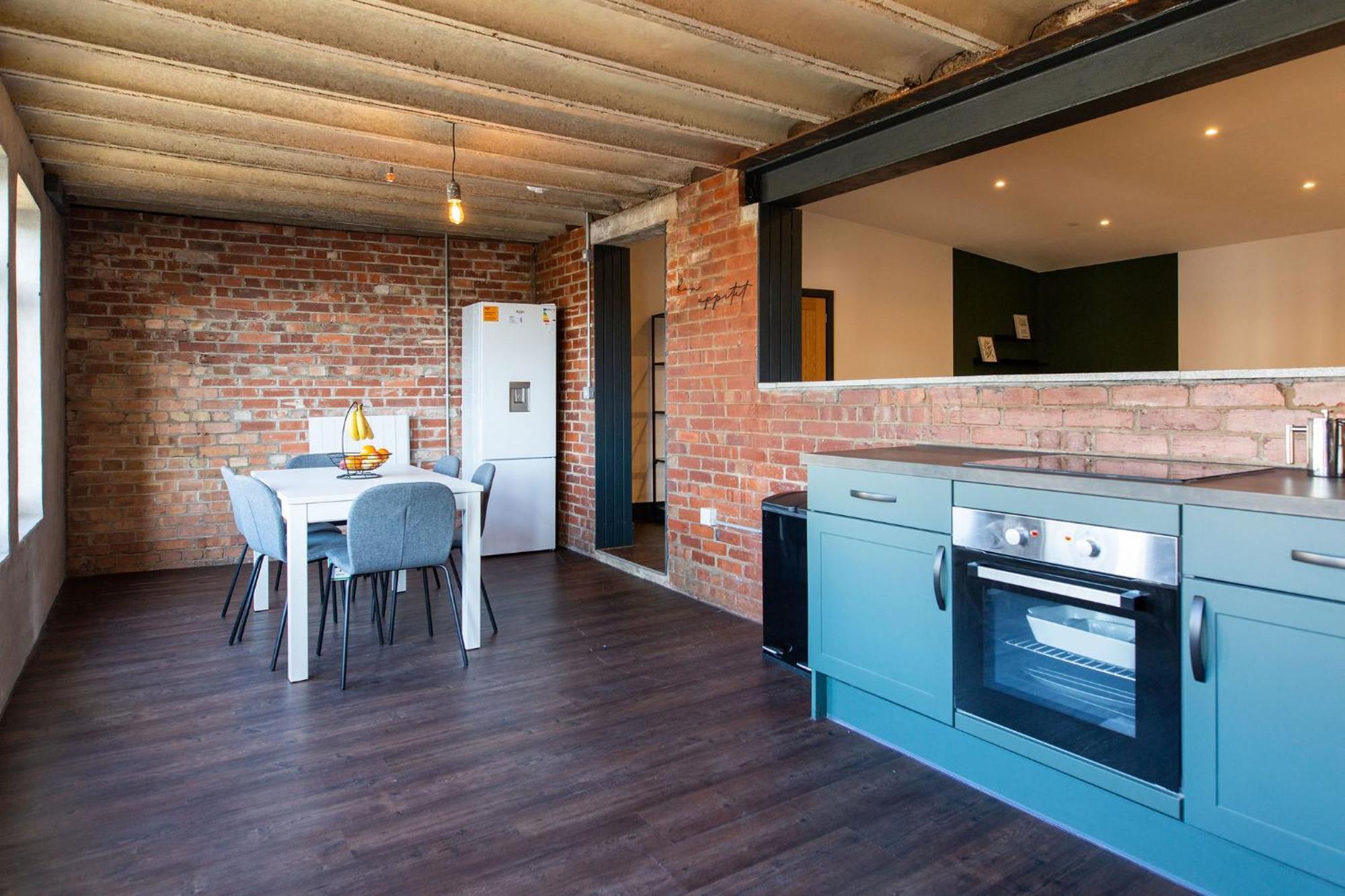 The Kingsway- 2 Bedroom Central Swansea Apartments By Stayright Esterno foto