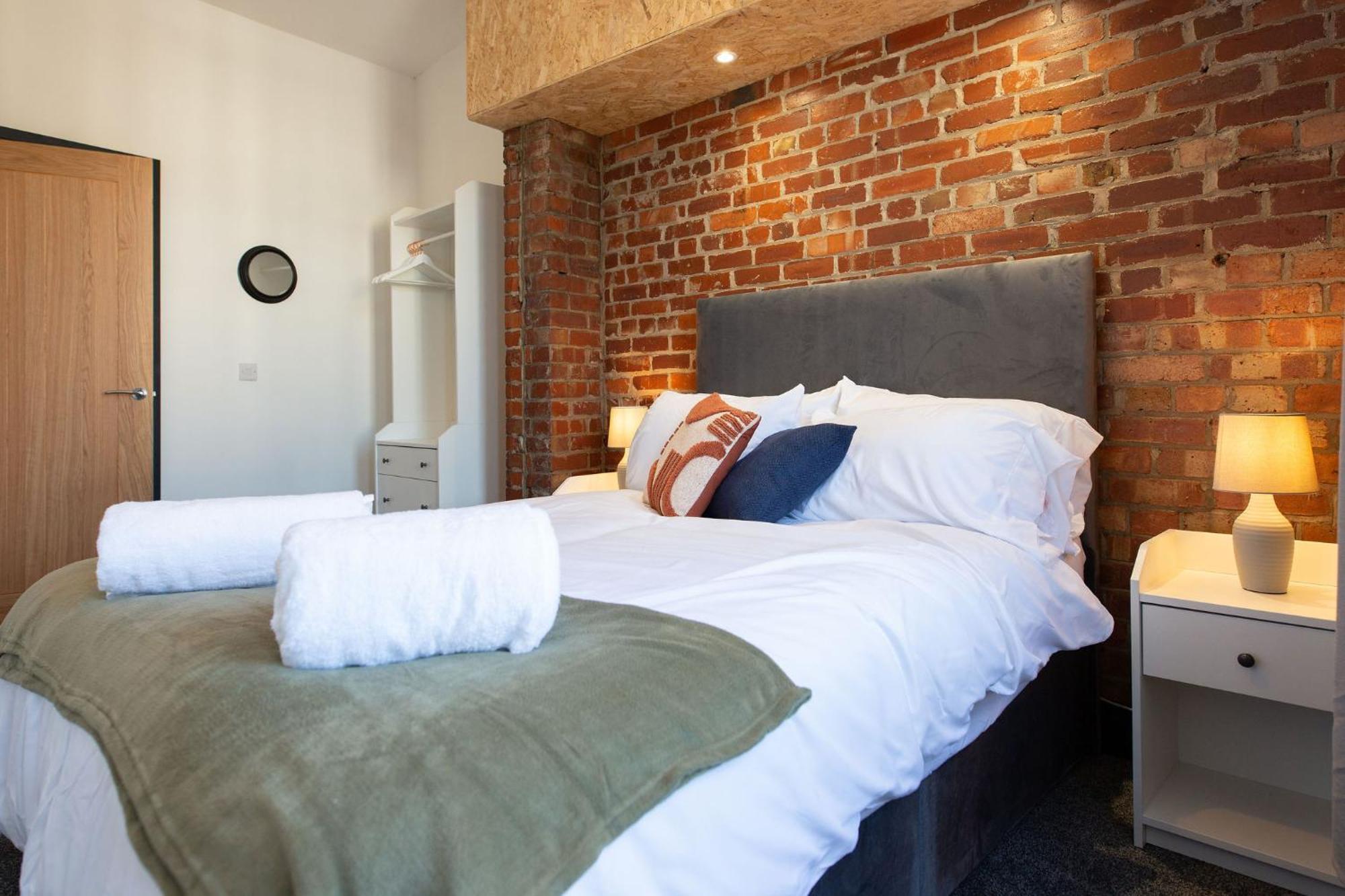 The Kingsway- 2 Bedroom Central Swansea Apartments By Stayright Esterno foto